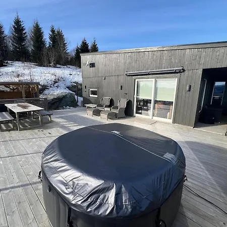 度假居 Hus I Med Panoramautsikt Naer Granasen Skistadion Vm2025